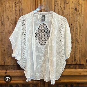 Vince Camuto Elegant White Lace Kimono Top Cardigan Vintage